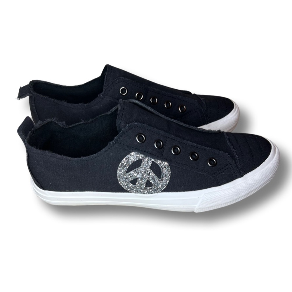 GYPSY JAZZ Absolute Black Peace Sign Sneakers